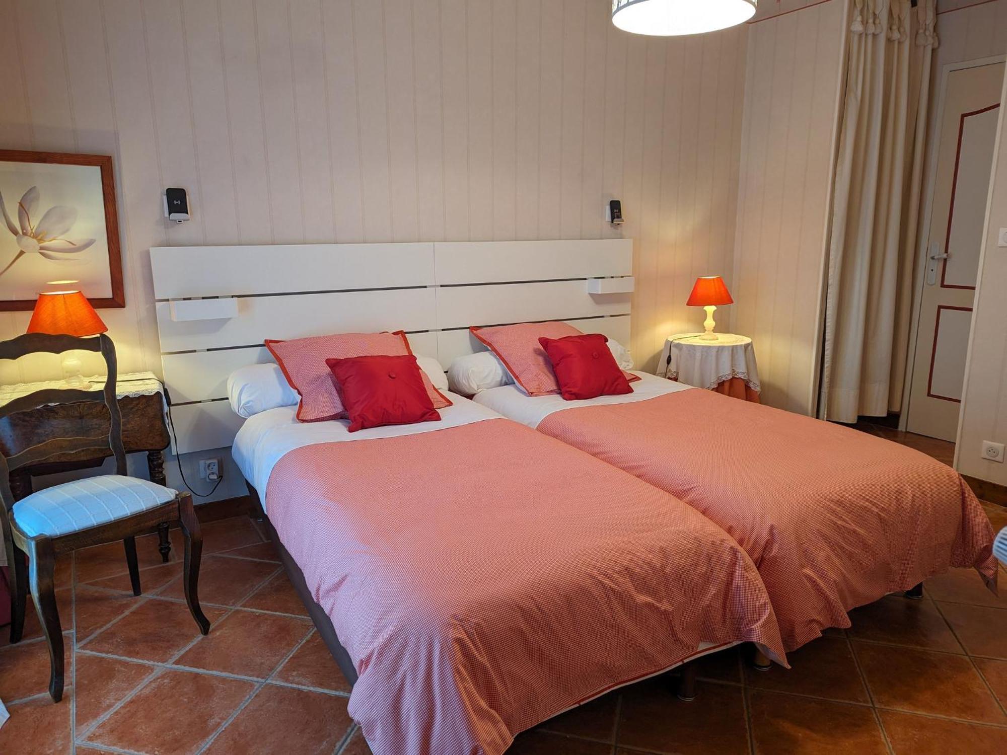 Charme Au Coeur Des Chateaux : Chambre D'Hotes Avec Wifi - Fr-1-590-329 Bed and Breakfast Tavers Eksteriør billede